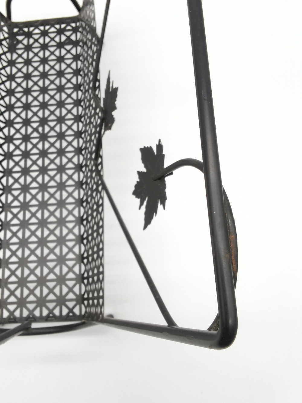 Vintage Mid-Century Modern Black Iron Maple Leaf Magazine Rack - Picture 14 of 14